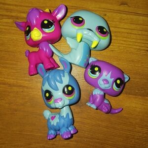Lot of 4 Littlest Pet Shop Black Light Series 1 Pets LPS Llama Goat Ferret